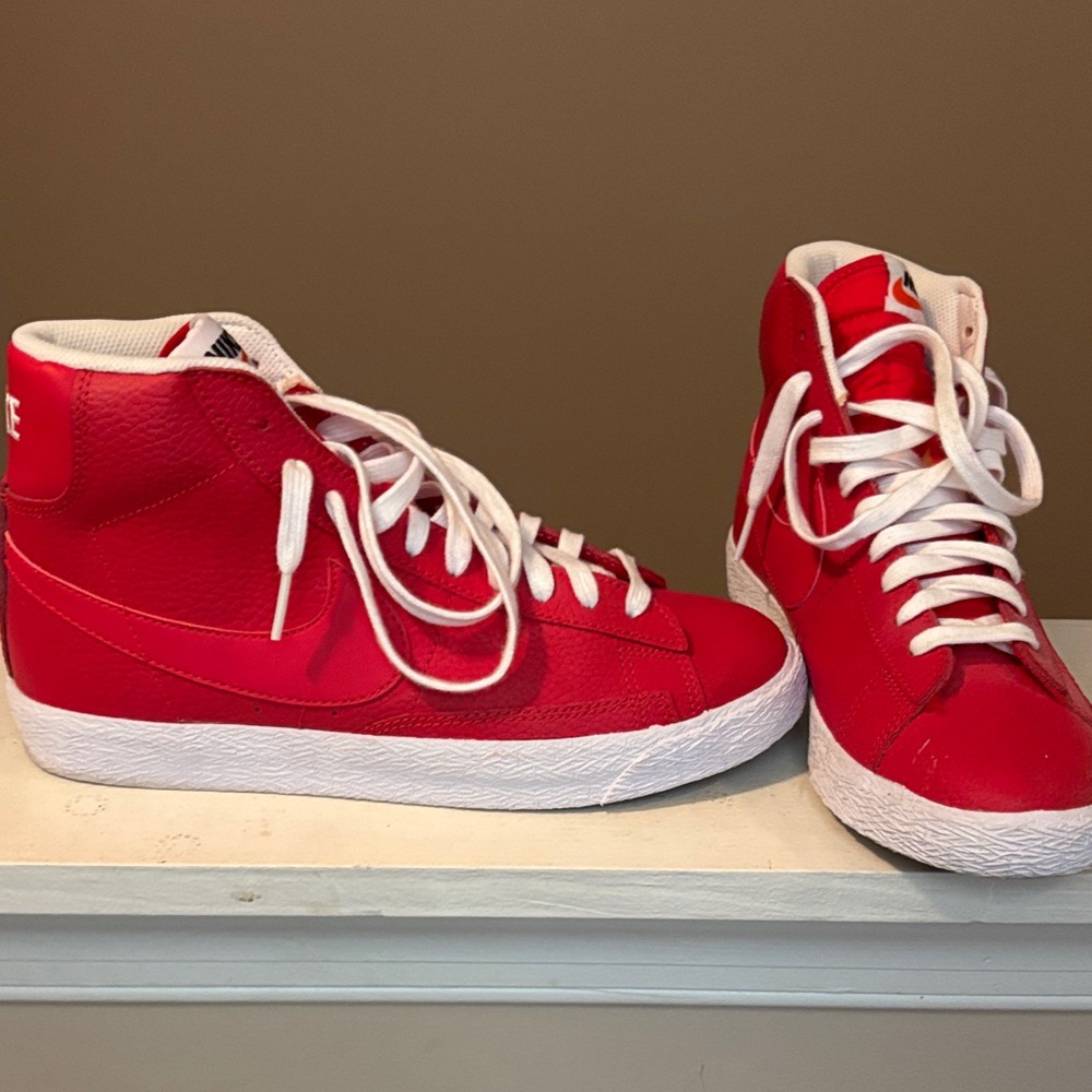 Nike Kids Red and White Sneakers